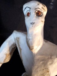 "Ankidou"  Petit personnage de papier et perles